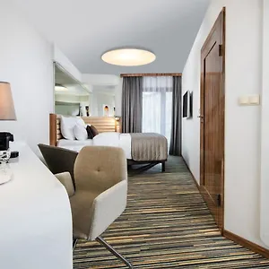 4* Hotel Metropolis Design