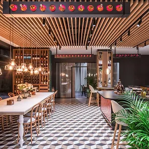 Отель Ibis Styles East